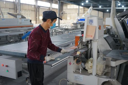 走进工厂 探索席玛卫浴的多彩定制美学